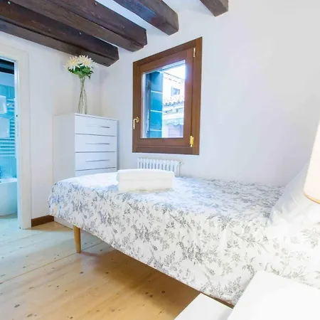 Ca Cicogna Air Conditioning And Fast Wifi, Central Location Apartment Apartment